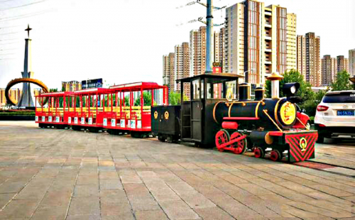 商業(yè)廣場(chǎng)里的72座電動(dòng)火車(chē)你坐過(guò)嗎？你想坐嗎？